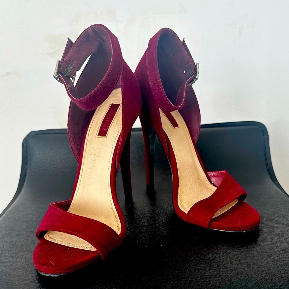 Fuchsia open toed high heel with ankle strap